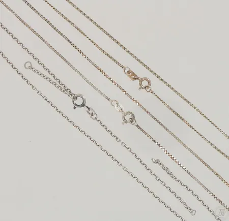 Viallisia kaulaketjuja, 925, paino 9,8g Paino: 9,8 g