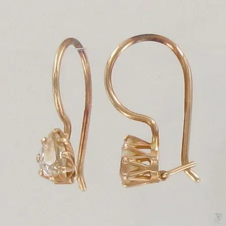 Kivikorvakorut, korkeus 16mm, 585br, paino 0,9g Paino: 0,9 g