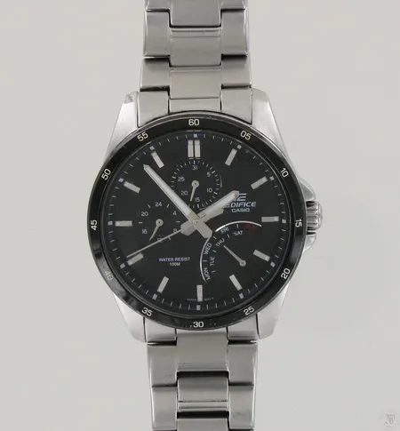 Teräsrannekello Casio Edifice, quartz, mallinumero 5062, käytön jälkiä, taulun Ø 42mm, rannekkeen pituus 200mm