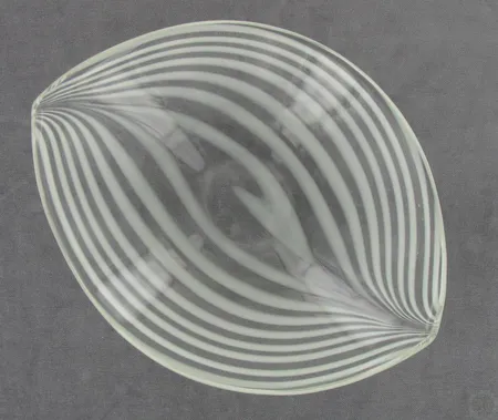 Kulho, signeeraus Maija Carlson, Kumela, kirkas, filigraani, mitat 160x200x30mm