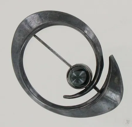 Kivirintakoru, leveys 45mm, E.Granite och Co, 813br, paino 6,3g Paino: 6,3 g