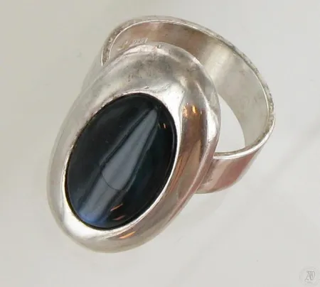 Spektroliitti-sormus Kalevala Koru, koko 17, 925br, paino 10,4g Paino: 10,4 g