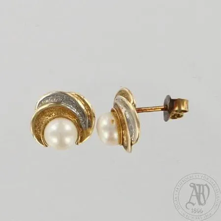 Helmikorvakorut, Ø 10mm, 585br, paino 1,4g Paino: 1,4 g