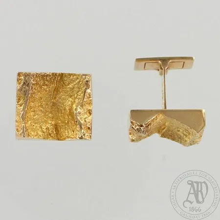 Kalvosinnapit, Lapponia, Björn Weckström, Kurut, vuodelta 1971, kunto hyvä, kaivertamattomat, koko 10x12mm, 585, paino 13,2g Paino: 13,2 g