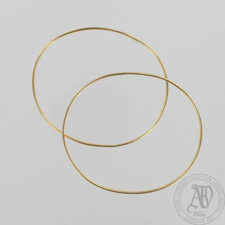 Kaksi rannerengasta, Øn.57mm, 585, paino 10,8g Paino: 10,8 g