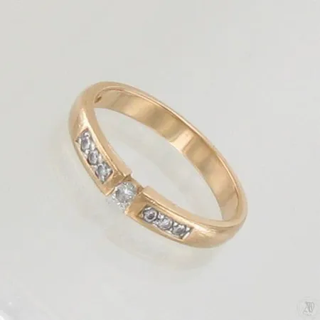 Timanttisormus 1xn.0.07ct ja 6xn.0.01ct, koko 17½, 750, paino 3,6g Paino: 3,6 g