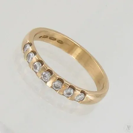 Timanttisormus 7xn.0.04ct, koko 17¾, 750, paino 3,8g Paino: 3,8 g