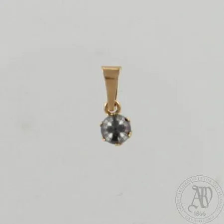Hematiittiriiriipus, korkeus 10mm, 585br, paino 0,4g Paino: 0,4 g
