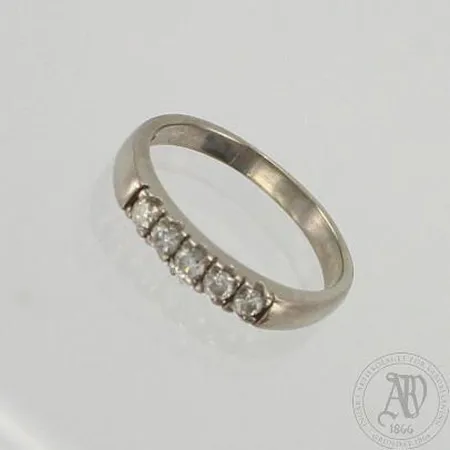 Timanttisormus 5xn.0.05ct, koko 17¼, 585, paino 3,2g Paino: 3,2 g