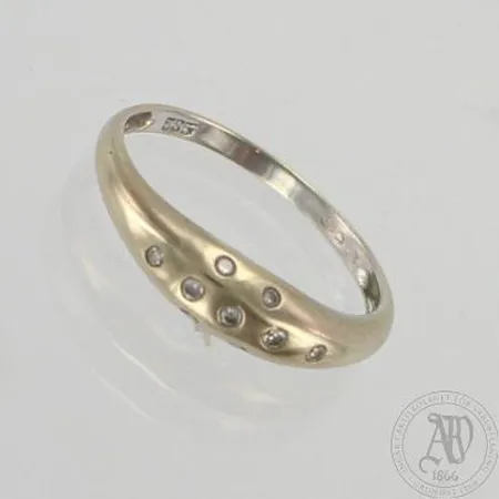 Timanttisormus 9xn0.01ct, koko 18, 585 valkokulta, paino 1,8g Paino: 1,8 g