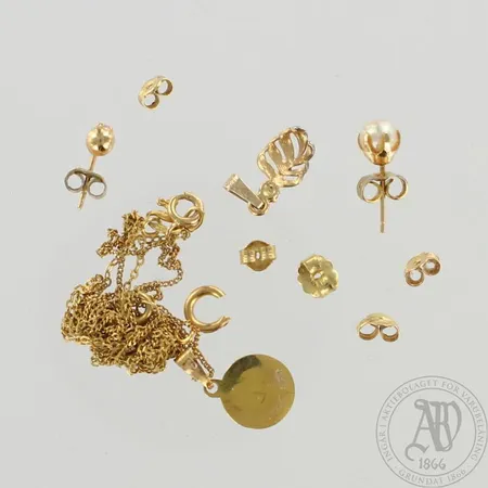 Viallisia koruja, 585br, paino 4,8g Paino: 4,8 g