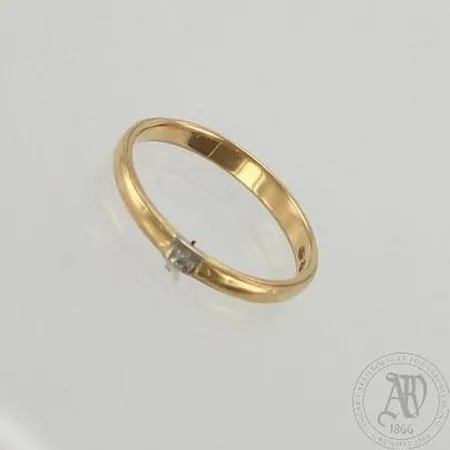 Timanttisormus 1xn0.005ct, koko 15½, 750, paino 1,5g Paino: 1,5 g