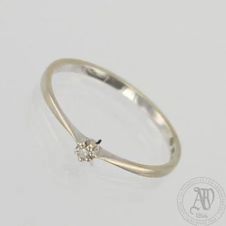 Timanttisormus 1xn.0.005ct, koko 16¼, 585 valkokulta, paino 0,9g Paino: 0,9 g