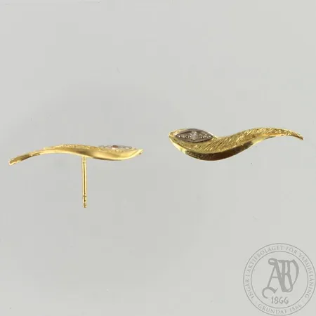 Timanttikorvakorut 2xn.0.001ct, leveys 22mm, 585, taustat puuttuvat, paino 1,3g Paino: 1,3 g