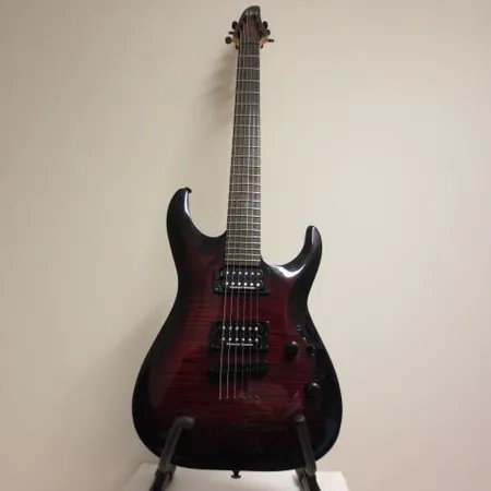 Sähkökitara ESP LTD MM30, sarjanumero MM20152130, Korea, limited edition, numero 21/30, laatikossa. Nouto ainoastaan myymälästä.