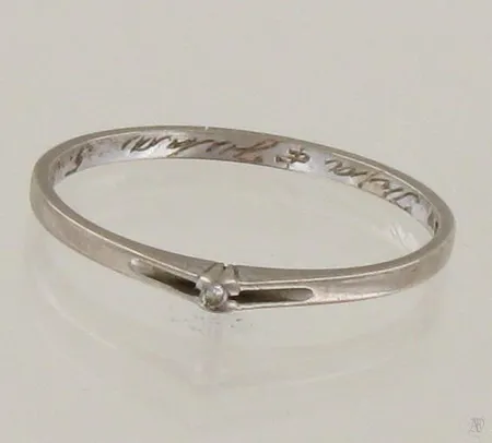 Timanttisormus 1xn.0.005ct, kaiverrettu, koko 18, 750 valkokultaa, paino 1,3g Paino: 1,3 g