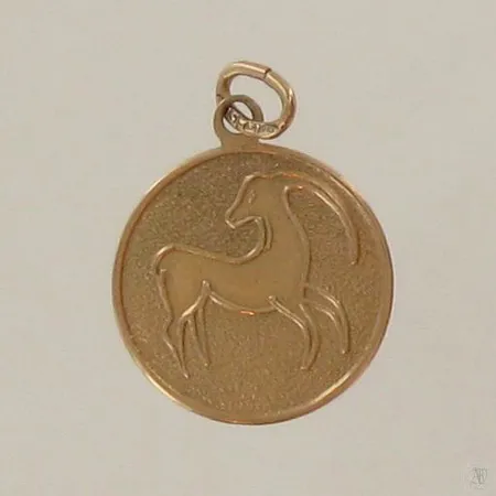 Horoskooppiriipus, korkeus 20mm, 585, paino 0,9g Paino: 0,9 g