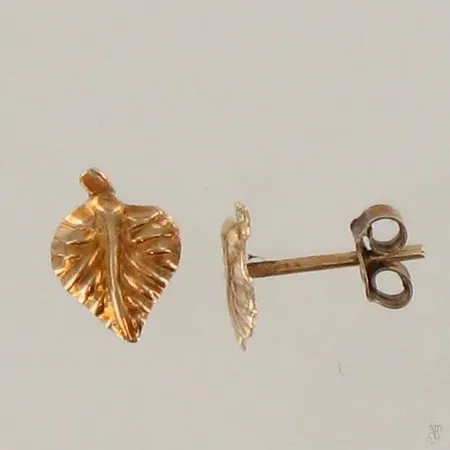 Korvakorut, korkeus 10mm, 585, paino 0,5g Paino: 0,5 g