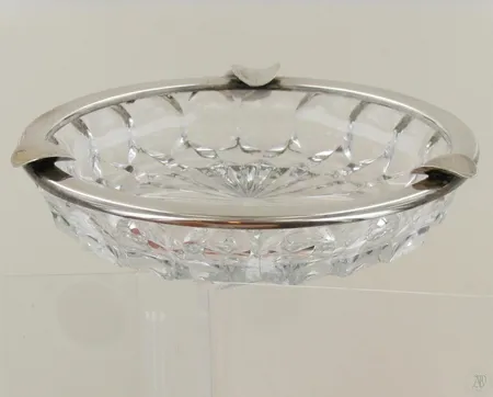 Kristallituhkakuppi hopeareunuksella, mitat 30x140mm, 813br