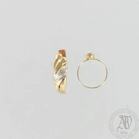Kastesormus kivellä ja timanttikorvakoru 1xn.0.005ct, 585br, paino 1,1g