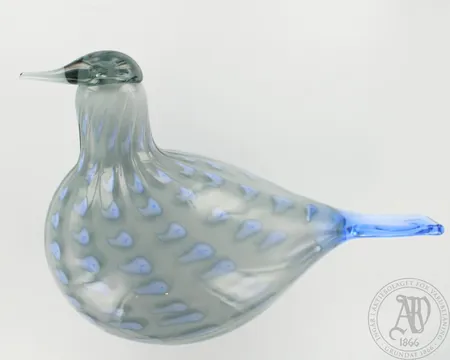 Lasilintu, Pilvikki, signeeraus Oiva Toikka nuutajärvi, pohjassa kaiverrus, korkeus 130mm Ota yhteys panttilainaamoon kuljetusmaksusta sopimiseksi.
