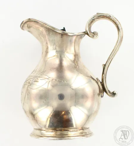 Kermakko, korkeus 130mm, hopeoitua metallia