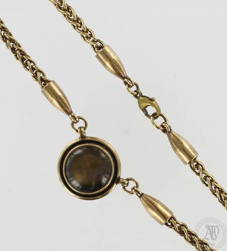 Kivikaulakoru, Kalevala Koru, pituus 41cm, pronssi