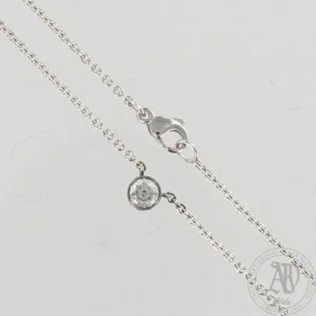 Timanttikaulakoru 1xn.0.40ct, nimileimalla TT eli Torbjörn Tillander, ketjun pituus 62cm, 750 valkokulta, paino 5,5g