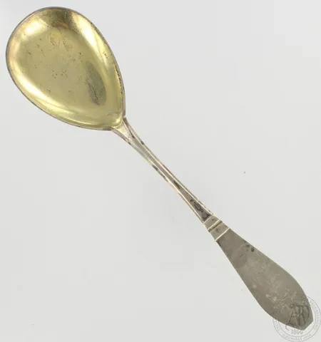 Sokerilusikka, vuodelta 1919, pituus 170mm, 813, paino 30,7g
