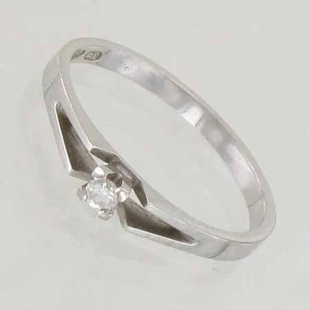 Timanttisormus 1xn.0.04ct, koko 16½, 750 valkokulta, paino 1,6g