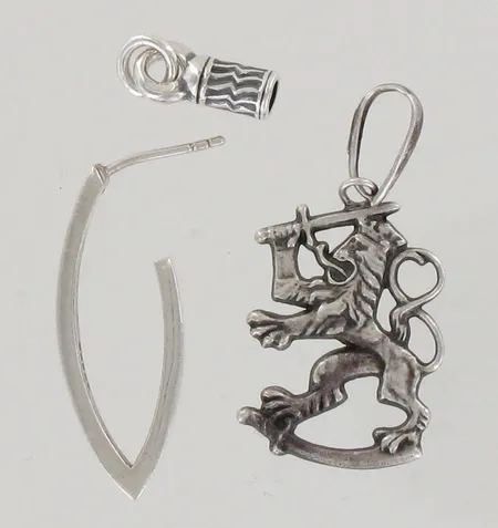 Viallisia koruja, 830-925, paino 5,9g