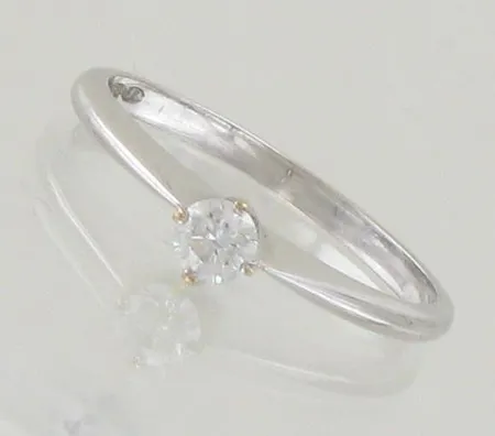 Timanttisormus 1xn.0.16ct, koko 16¾, 750 valkokulta, paino 2,1g