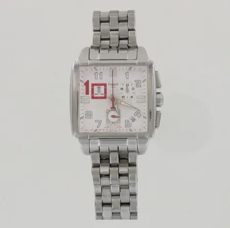 Teräsrannekello Tissot Quadrato Michael Owen Limited Edition, 3721/4999, pieniä käytön jälkiä rungossa, taulun mitat 37x40mm, rannekkeen pituus 190mm