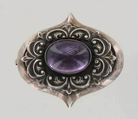 Kivirintaneula, leveys 40mm, vuodelta 1966, 916br, paino 9,6g