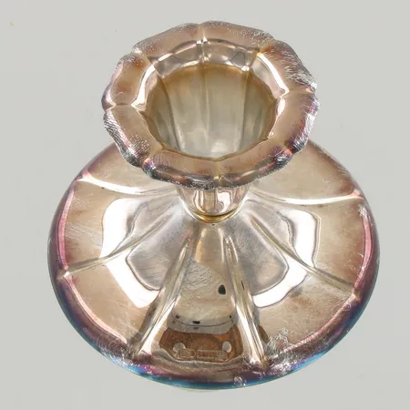 Kynttilänjalka, logo-kaiverruksella, korkeus 60mm, 830br, paino 144,2g