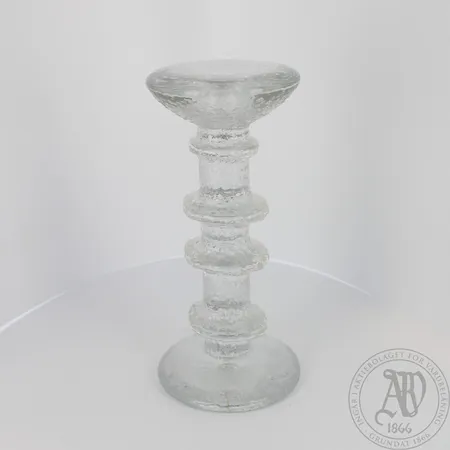 Kynttilänjalka Iittala, Festivo, korkeus 185mm, Ota yhteys panttilainaamoon kuljetusmaksusta sopimiseksi. Lähetetään postipakettina.
