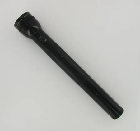 Käsivalaisin Mag-Lite, pituus 37cm, musta