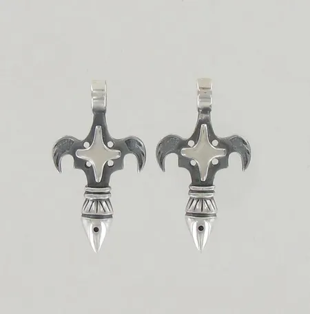 Kaksi riipusta, korkeus 57mm, 925, paino 26,3g