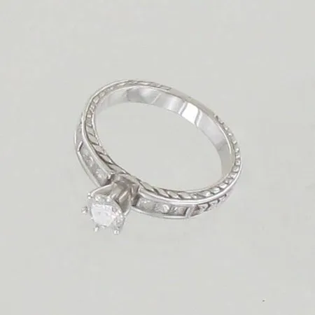 Timanttisormus 1xn.0.35ct 6xn.0.03ct Princess-hionta, koko 16, 585 valkokulta, paino 3,1g
