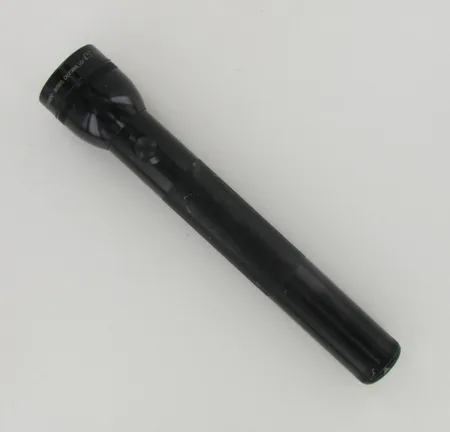 Käsivalaisin Mag-Lite, pituus 31cm, musta