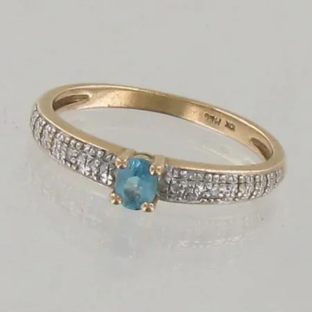 Timanttisormus kivellä 2xn.0.005ct, koko 16½, 333, paino 1,5g