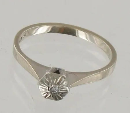 Timanttisormus 1xn.0.02ct, koko 16¼, 750 valkokulta, paino 2,2g