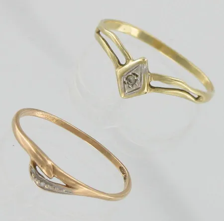 Kaksi viallista timanttisormusta 1xn.0.005ct 1xn.0.01ct, 585, paino 1,6g