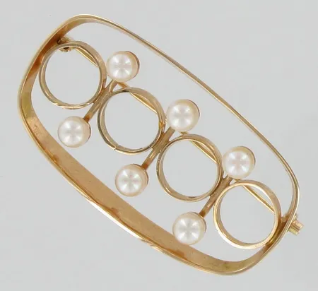 Helmirintaneula, Auran Kultaseppä Oy, vuodelta 1967, leveys 45mm, 585br, paino 7,8g