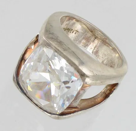 Kivisormus, koko 18¾, 925br, paino 22,6g