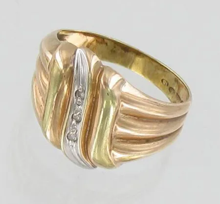 Timanttisormus 3xn.0.005ct, koko 15, 585 kelta- ja valkokulta, paino 2,4g