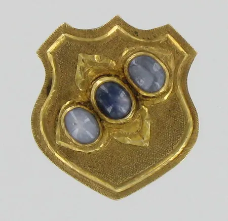 Kivirintaneula, tausta puuttuu, korkeus 28mm, 585br, paino 14,9g