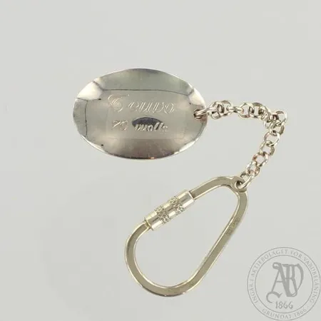 Avaimenperä, kaiverrettu, pituus 110mm, 830, paino 19,6g