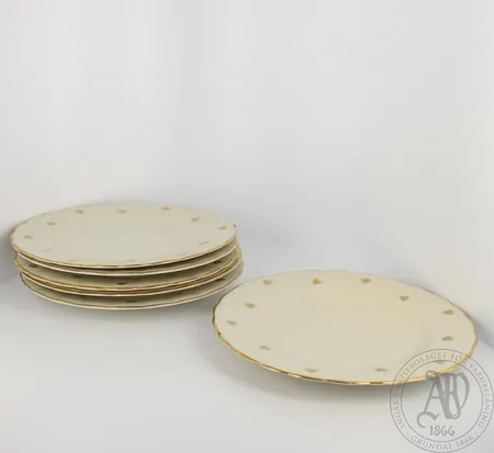 Kuusi pullatasta Arabia, Hippu, yhdessä pieni särö, Ø 17cm.  Lähetetään postipakettina.