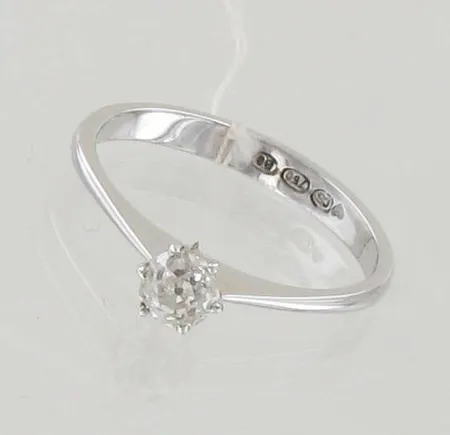 Timanttisormus 1xn.0.40ct, vanhahiontainen, koko 17½, 750 valkokulta, paino 2,2g
